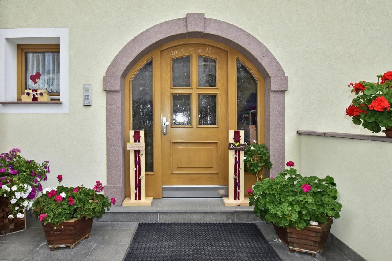 Zimmervermietung Zum Weissen Roessl Sarentino Экстерьер фото