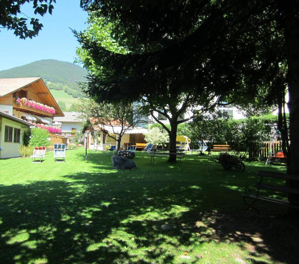Zimmervermietung Zum Weissen Roessl Sarentino Экстерьер фото